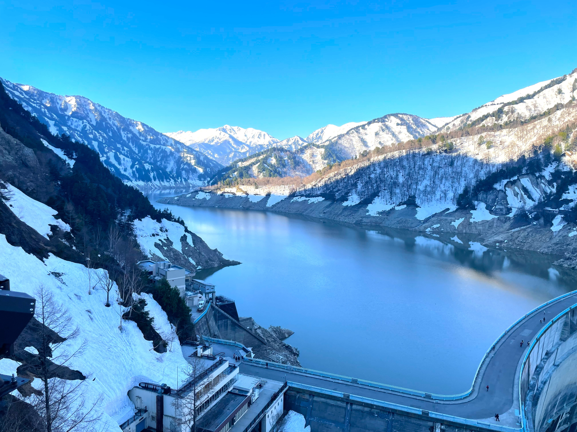 Aプラン：富山駅往復　立山黒部アルペンルート通り抜け！立山雪の大谷＆黒四ダム 日帰りツアー